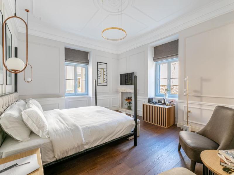 A77 Suites by Andronis