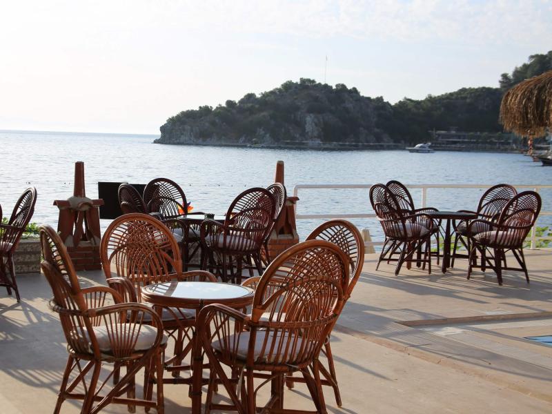 Zeybek Beach Hotel