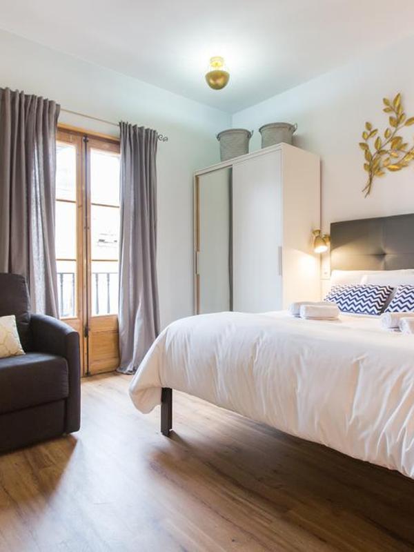 En Ferran by The Streets Apartments
