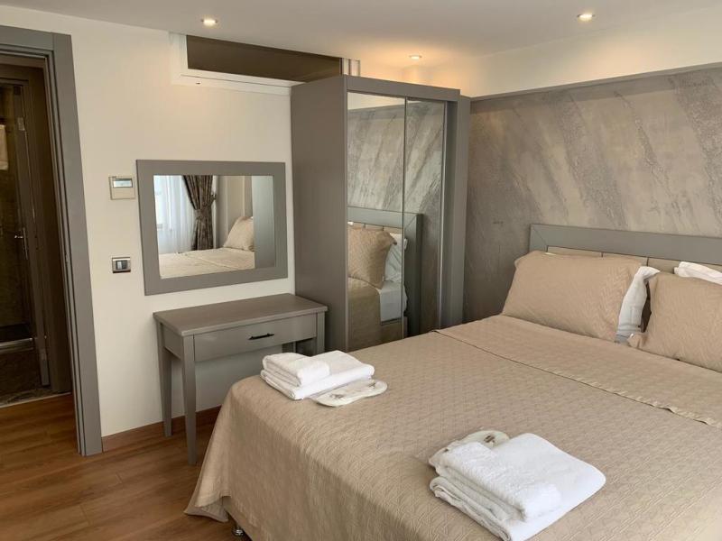 Regency World Hotel