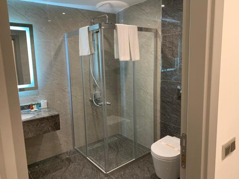 Regency World Hotel