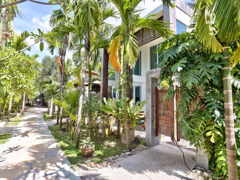 Sairee Hut Resort