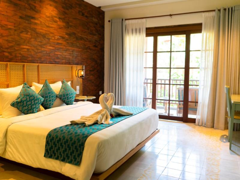 Fourteen Roses Legian