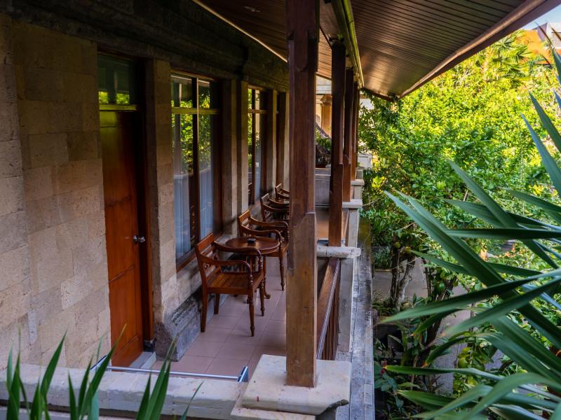 Fourteen Roses Legian