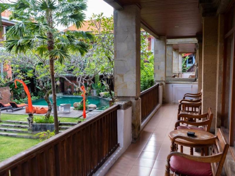 Fourteen Roses Legian