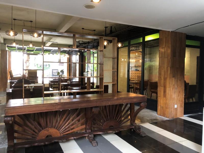 Fourteen Roses Legian