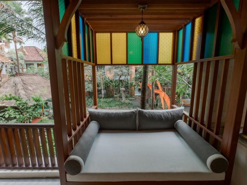 Fourteen Roses Legian