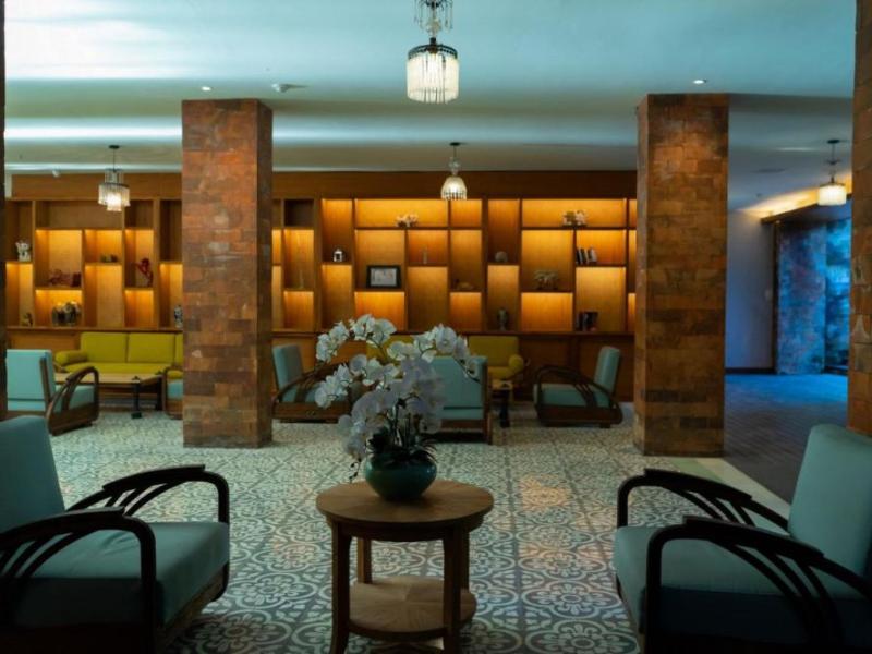 Fourteen Roses Legian