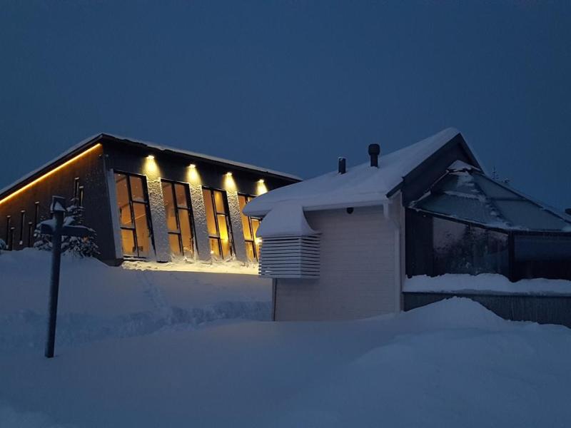 Santa`s Igloos Arctic Circle
