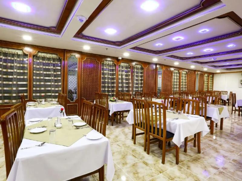 La Villa Suites Hotel