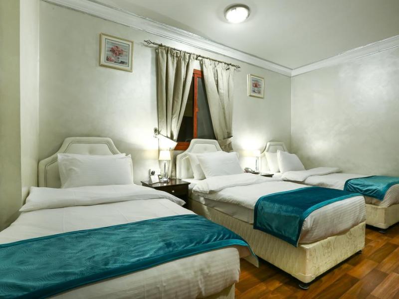 La Villa Suites Hotel