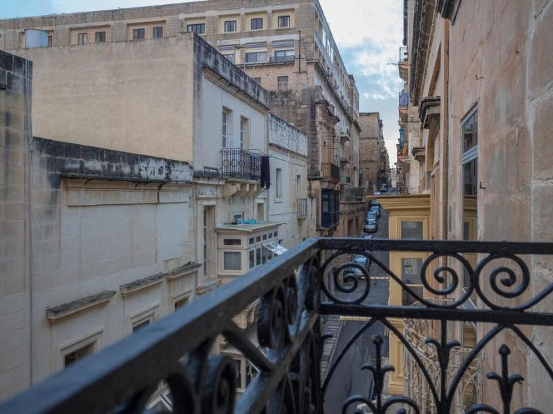 Valletta Kursara Port View