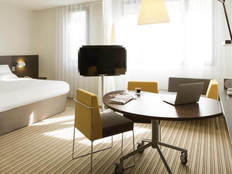 Novotel Suites Paris Rueil Malmaison