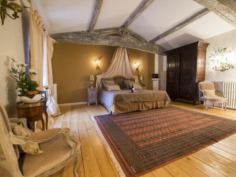 Chateau De Lantic