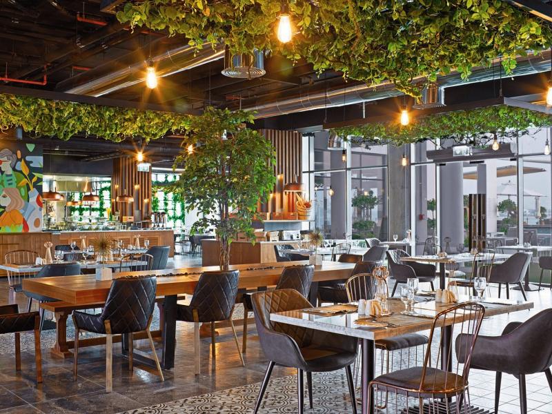 C Central Resort The Palm