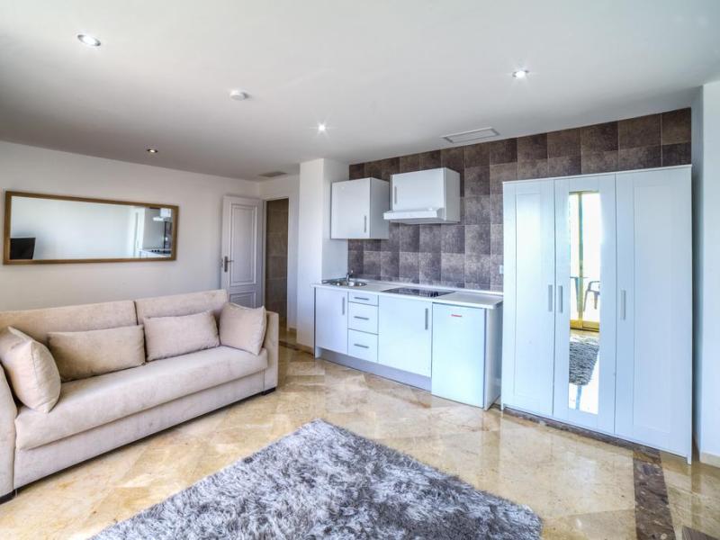 Banus Beach Apartment