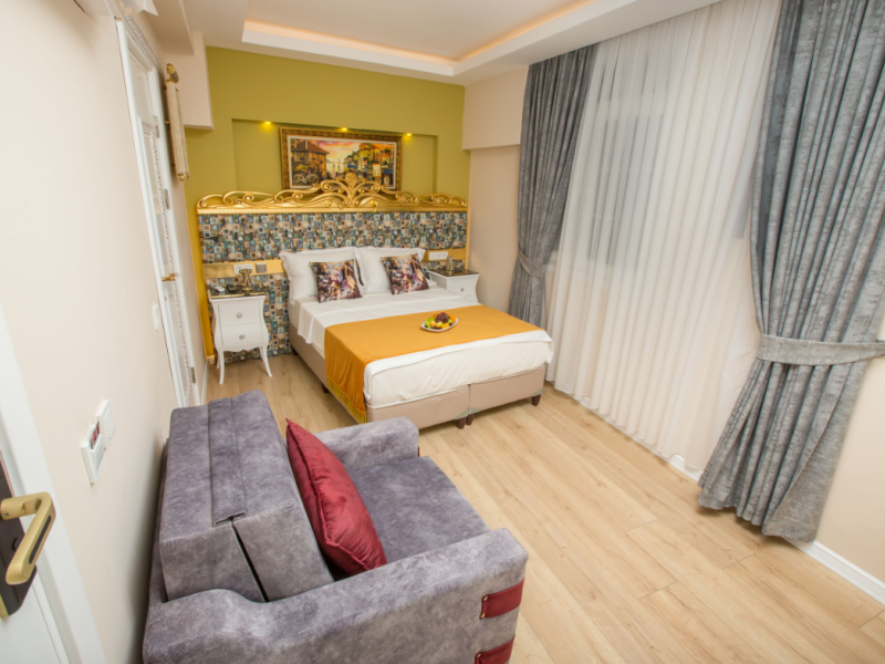 Atlantis Royal Hotel