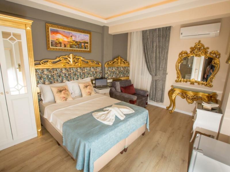 Atlantis Royal Hotel