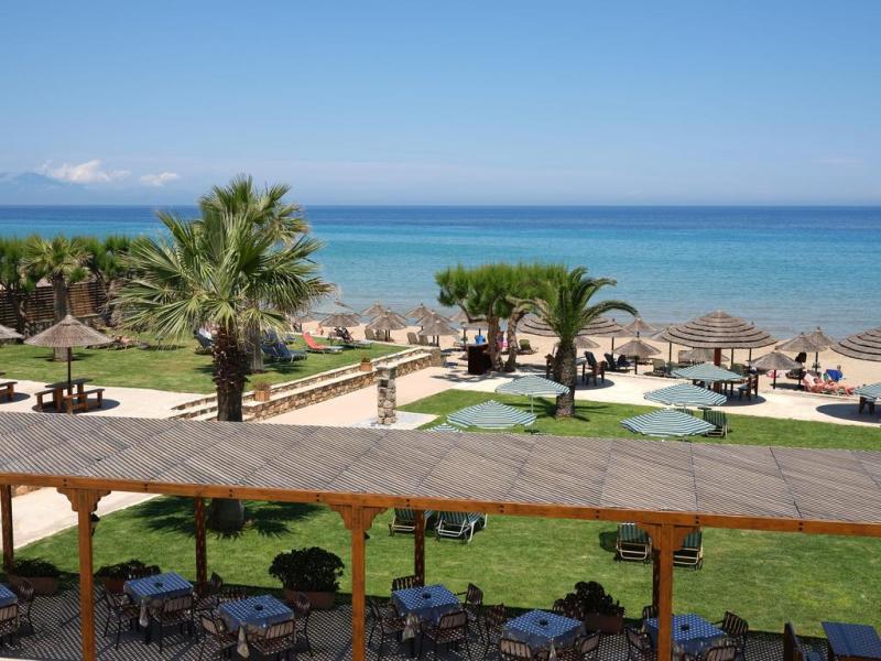 Plaka Beach Resort
