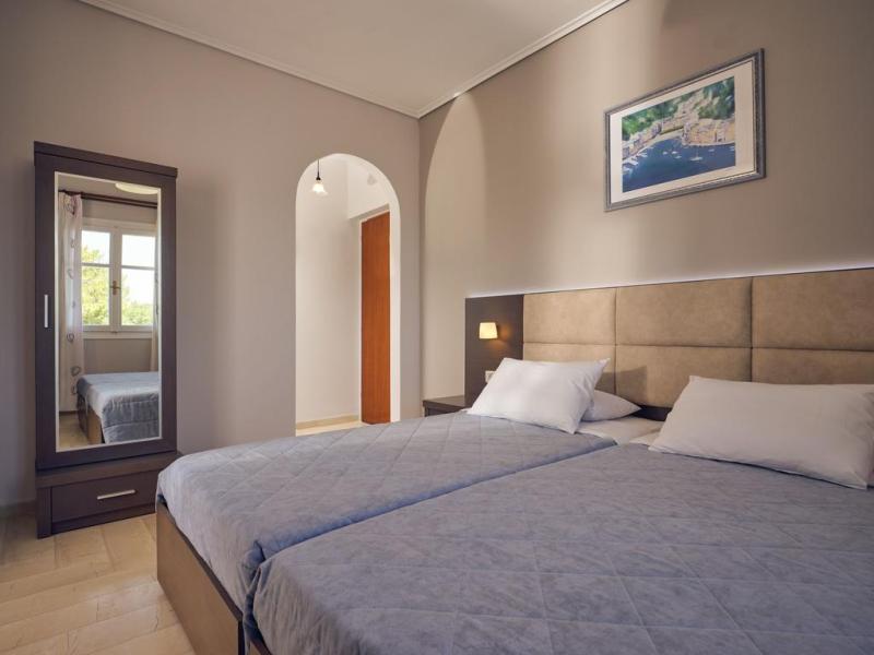 Plaka Beach Resort