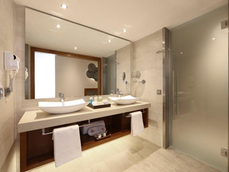 Majestic Mirage Club (Adults Only)