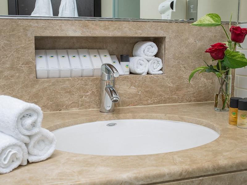 Dubai International Hotel (Hotel DXB)