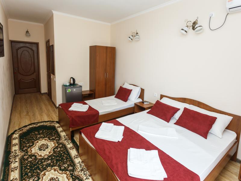 У Моря (Витязево)