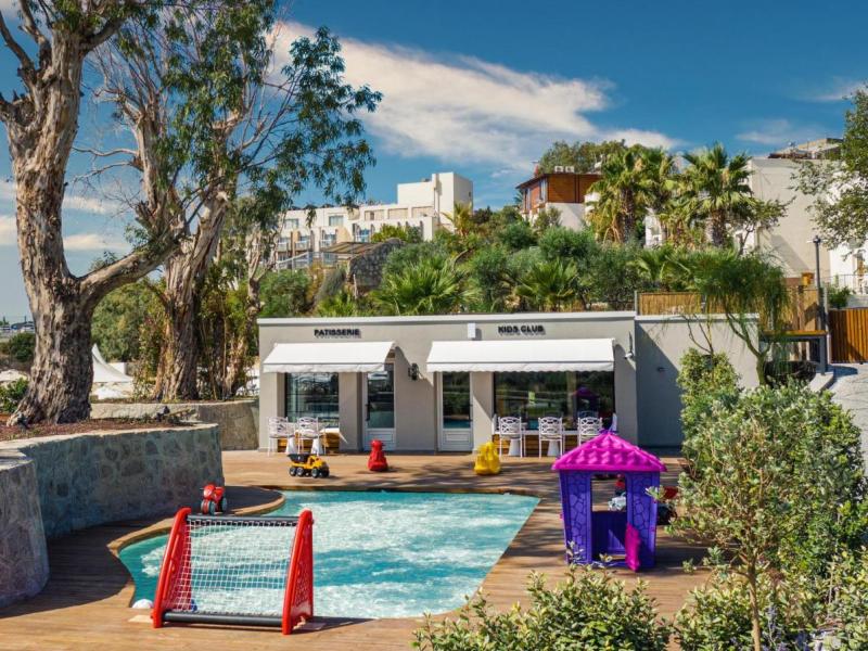 Kaya Palazzo Resort & Residences Le Chic