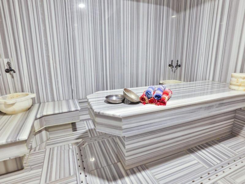 Crystal Club World of Colours