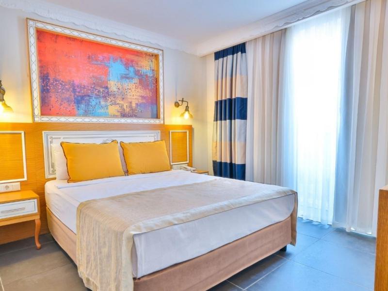 Crystal Club World of Colours