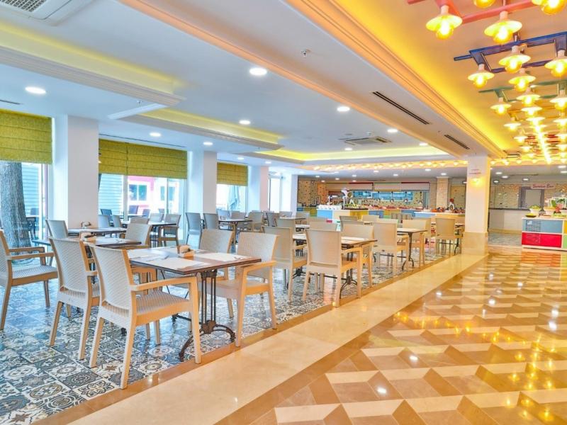 Crystal Club World of Colours