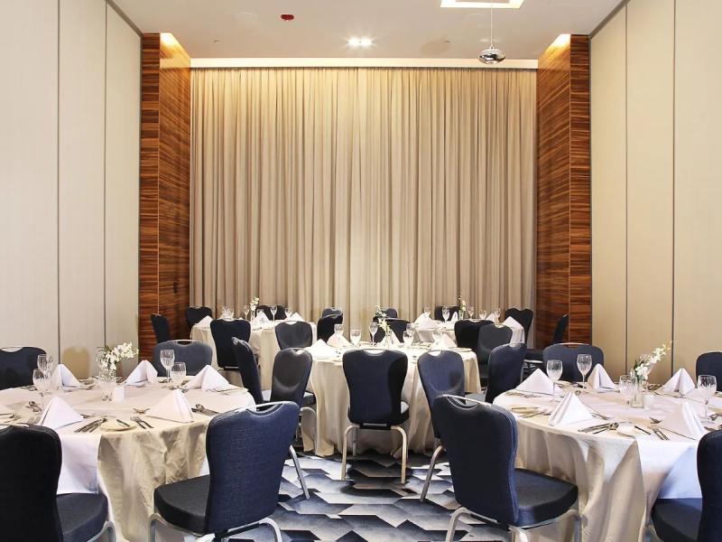 Grand Cosmopolitan Hotel Dubai