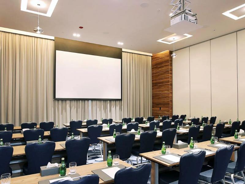 Grand Cosmopolitan Hotel Dubai