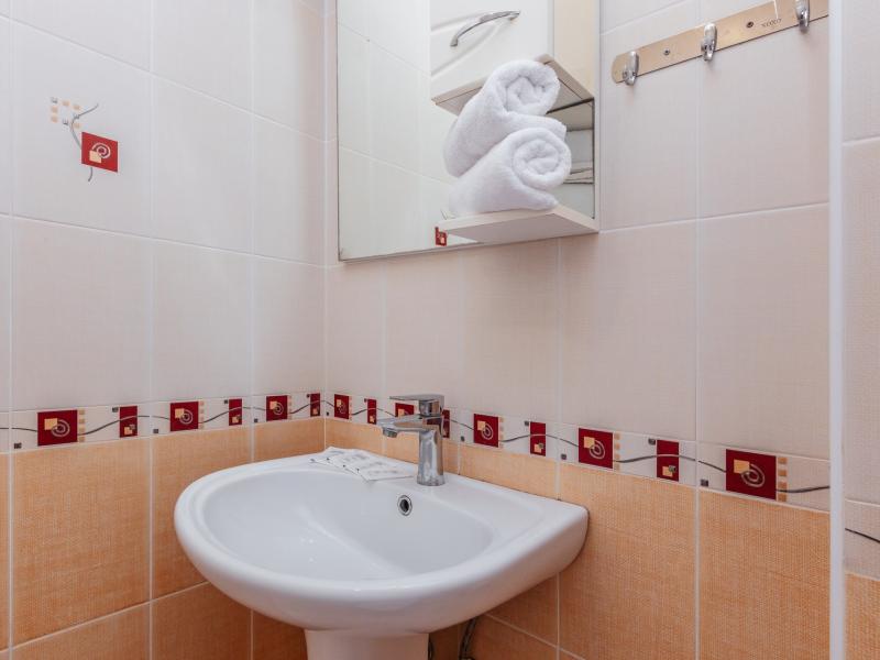 Гостиница Пальма (ул. Просвещения/Аллейная)