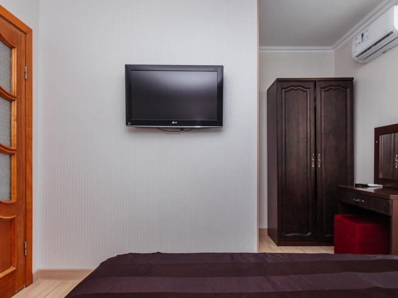 Гостиница Пальма (ул. Просвещения/Аллейная)