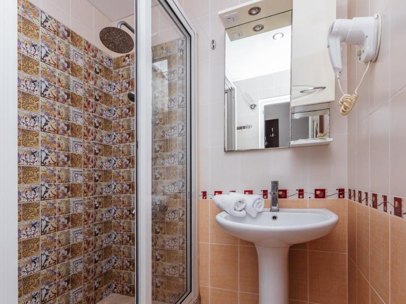 Гостиница Пальма (ул. Просвещения/Аллейная)