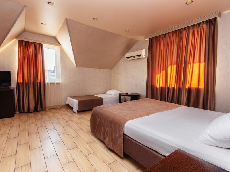 Гостиница Пальма (ул. Просвещения/Аллейная)