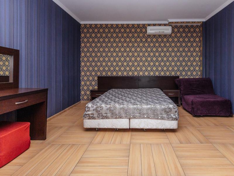 Гостиница Пальма (ул. Просвещения/Аллейная)