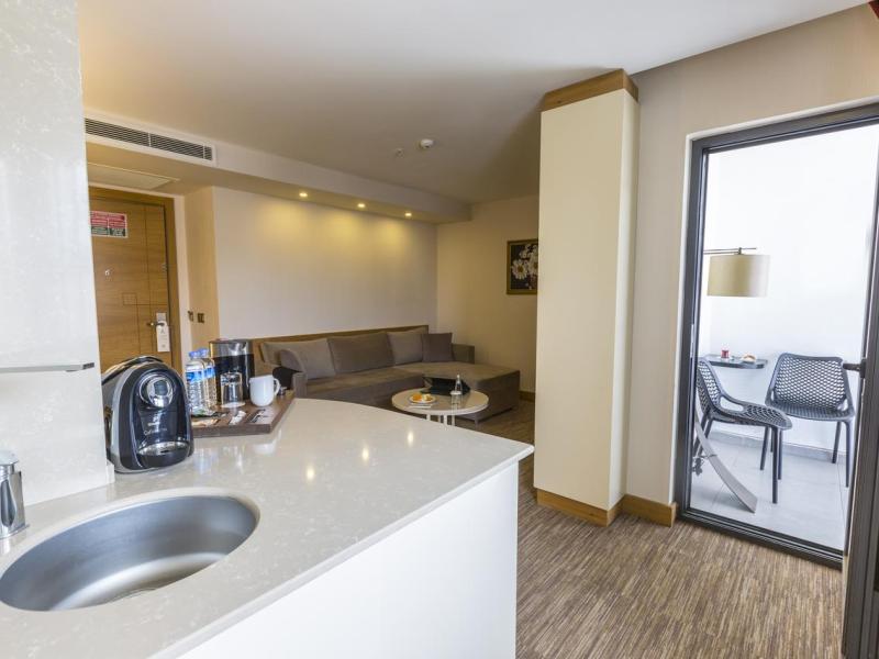 Kuhla Boutique Suite