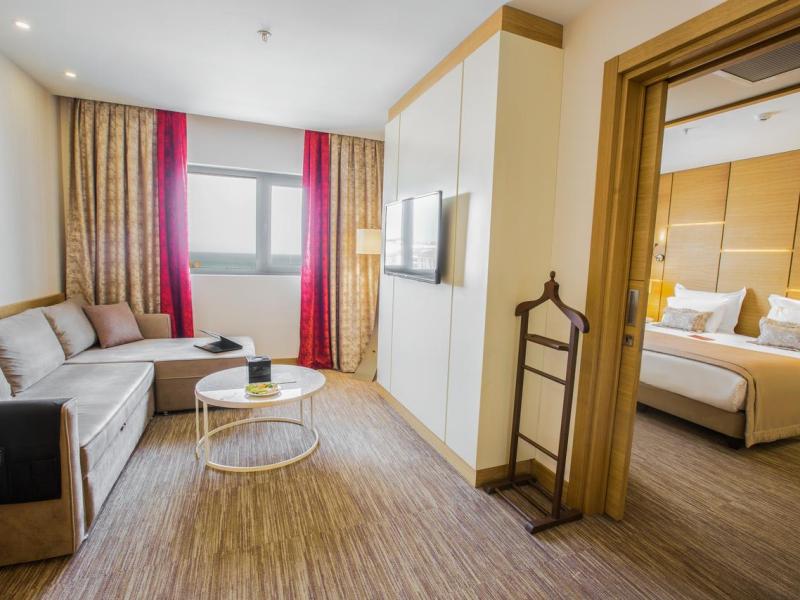 Kuhla Boutique Suite
