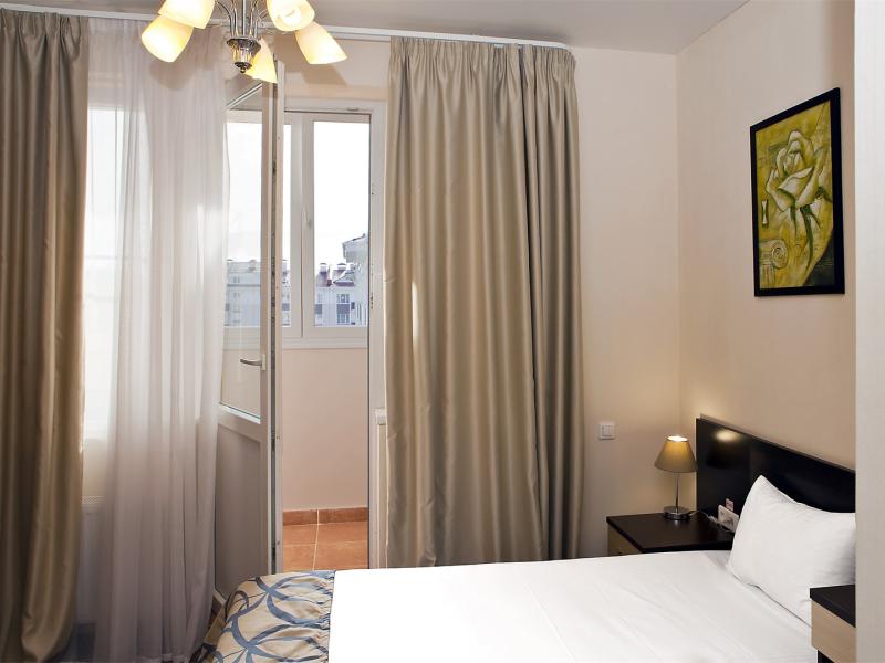 Бархатные Сезоны (Спортивный квартал)