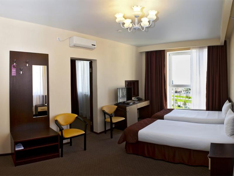 Бархатные Сезоны (Спортивный квартал)