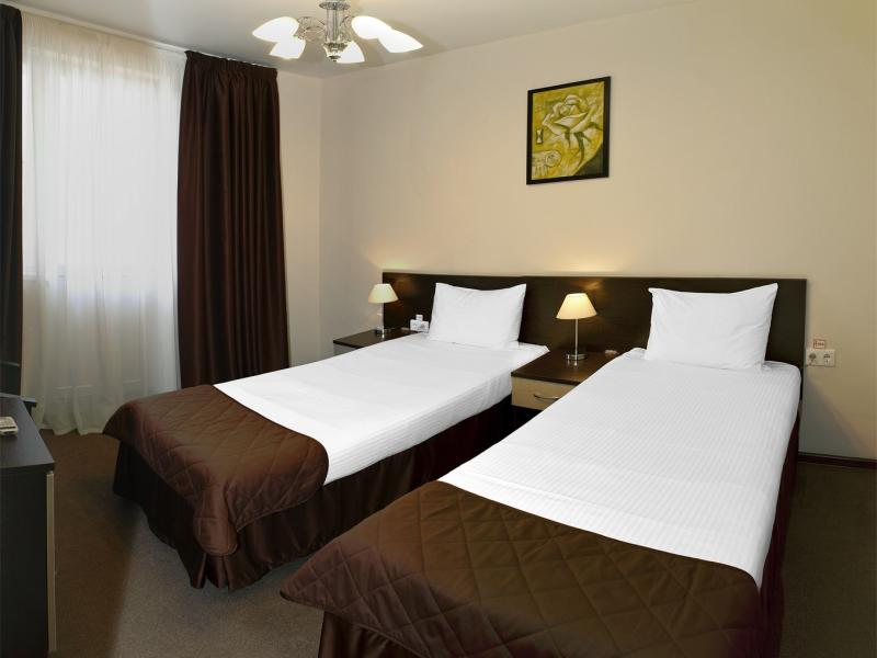 Бархатные Сезоны (Спортивный квартал)