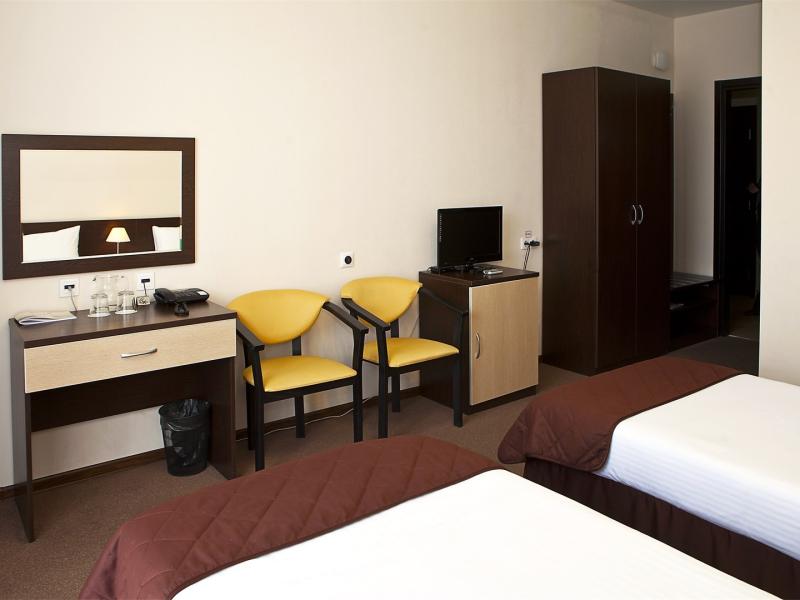 Бархатные Сезоны (Спортивный квартал)