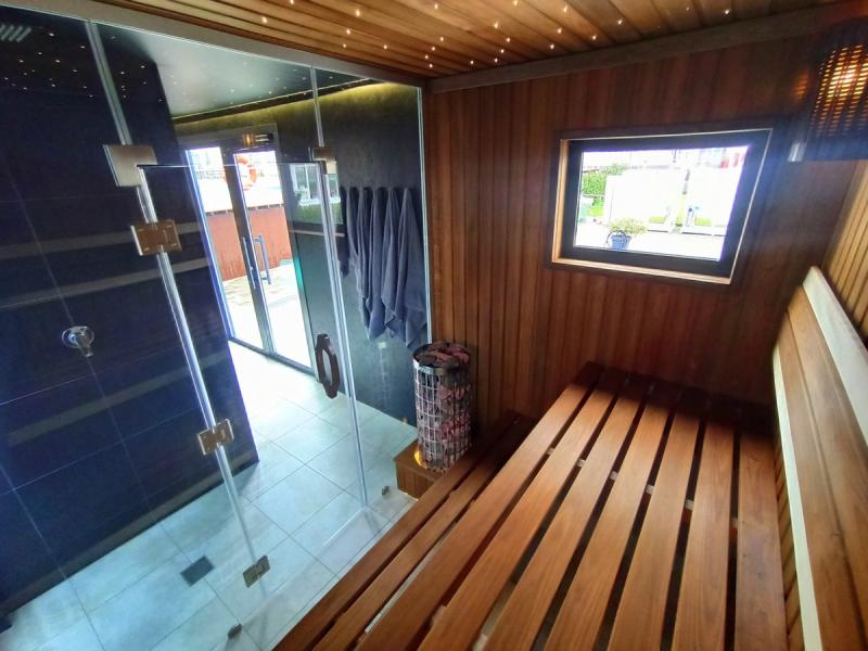 Бархатные Сезоны (Спортивный квартал)