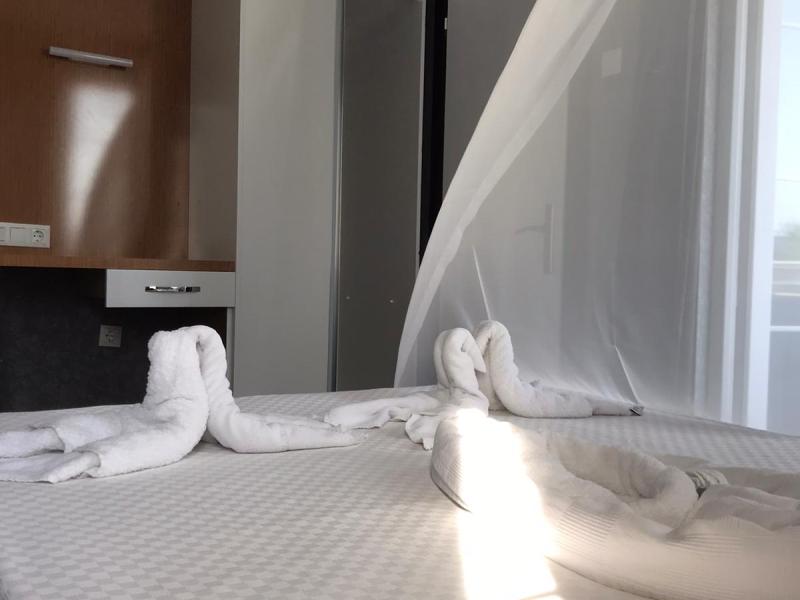 Anita Kemer Noch Hotel