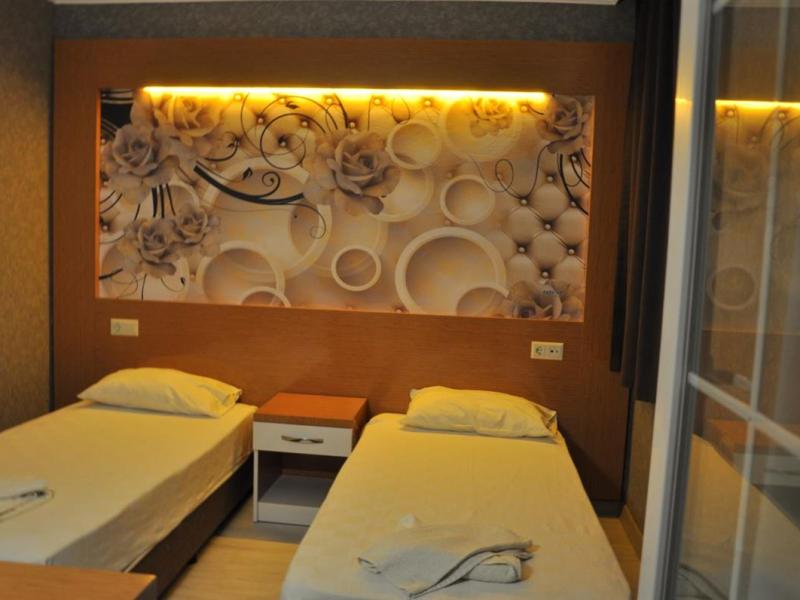 Anita Kemer Noch Hotel