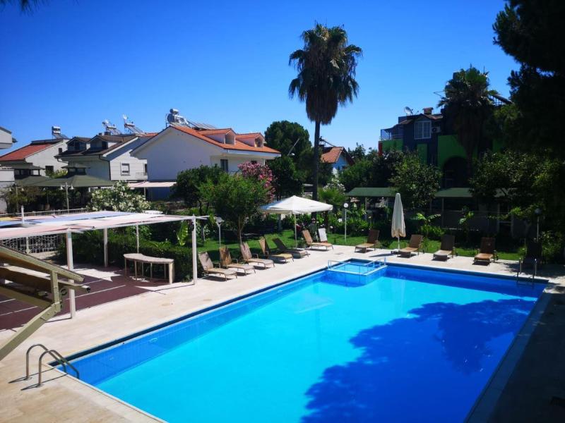 Anita Kemer Noch Hotel