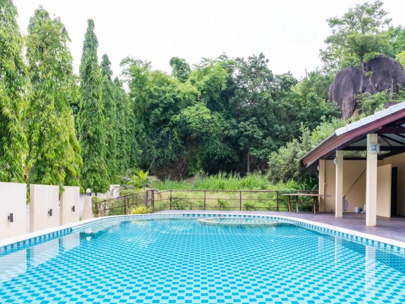 OYO 929 100 Boutique Hotel