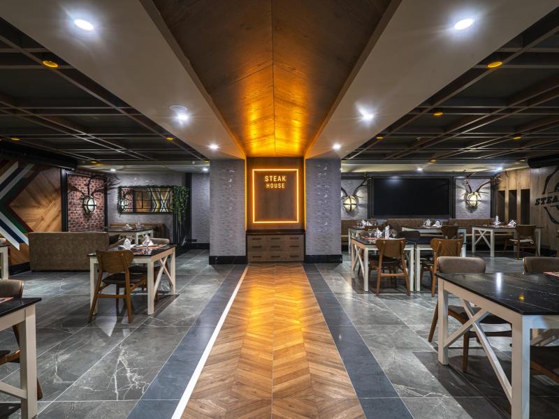 Diamond Deluxe Hotel & Spa